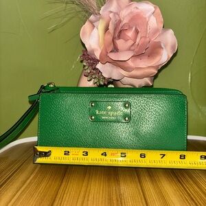 Kate Spade New York Wellesley Neda Verna Green Wristlet pebbled leather